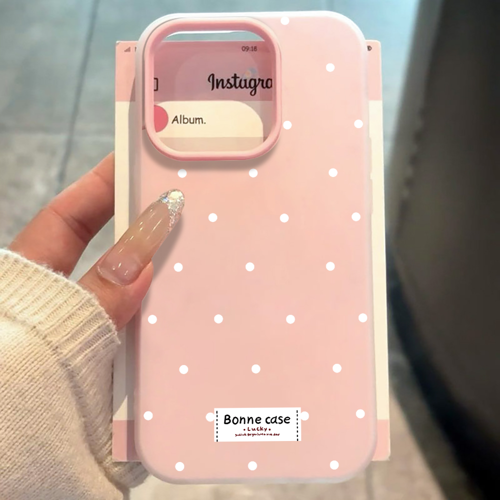 Cover a pois alla francese INS - Samsung Galaxy A55 recensione e prezzo