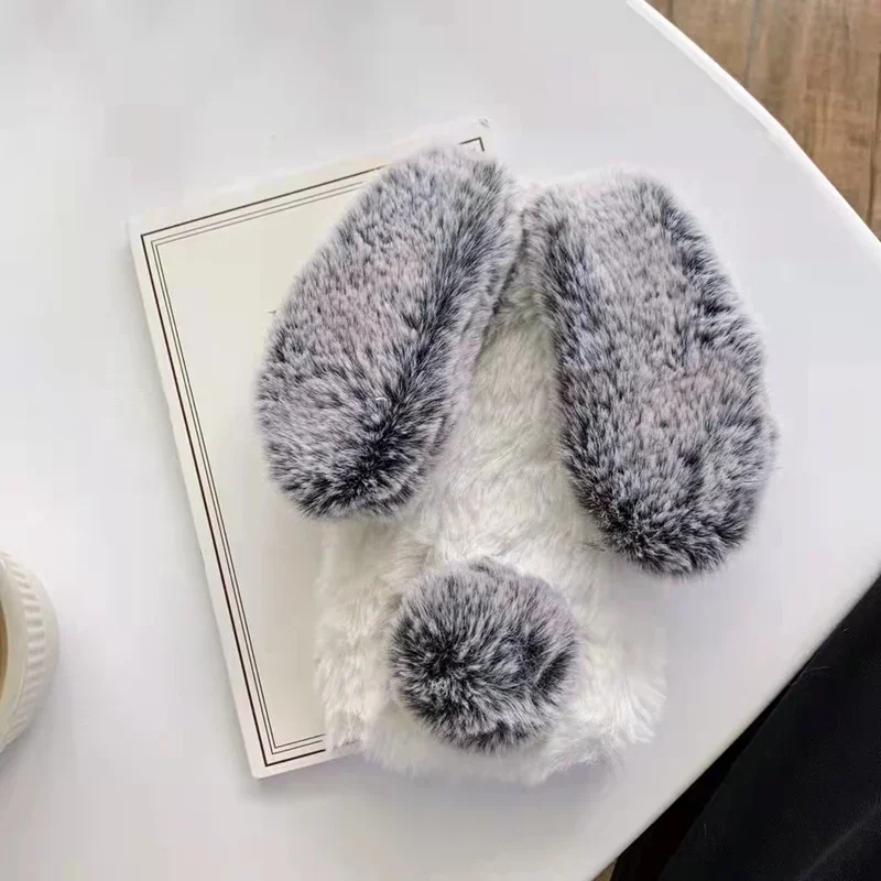 Peluche Pelliccia di Coniglio  - Realme Gt 6 recensione e prezzo
